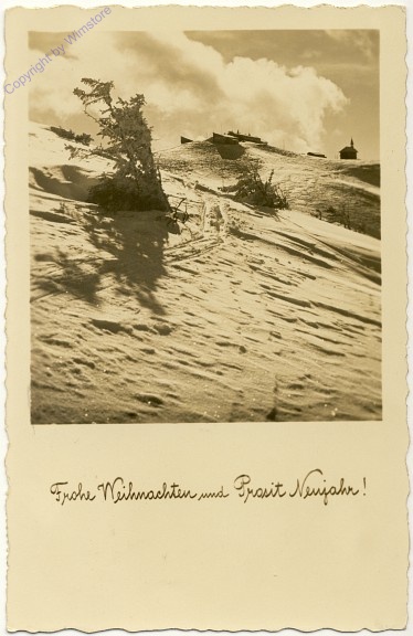 Verschneite Gebirgslandschaft