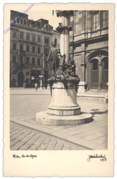 Wien 1, Vor der Oper