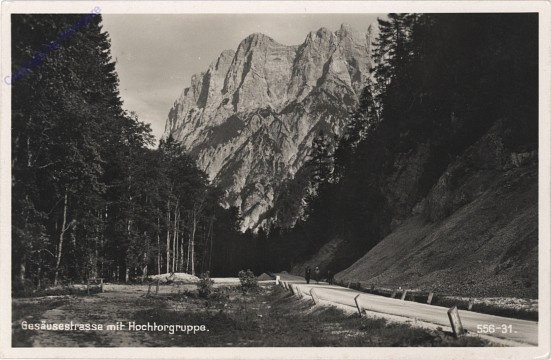 Gesäusestraße mit Hochtorgruppe