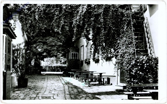 ak103673 Wien 19, Karl Berger, Heuriger, Wien-Grinzing