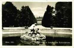 Wien 13, Schloss-Allee im Schlossgarten Schönbrunn