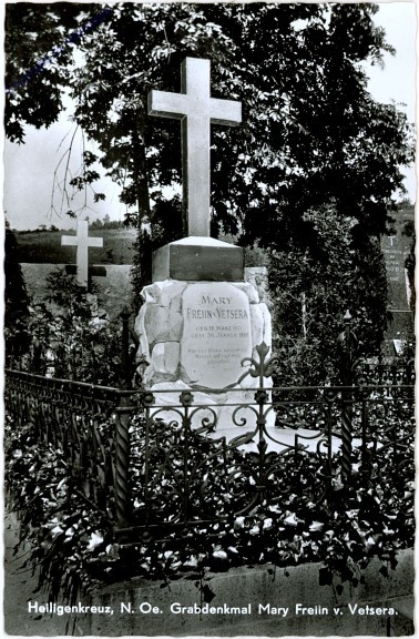 Heiligenkreuz, Grabdenkmal Mary Freiin v. Vetsera