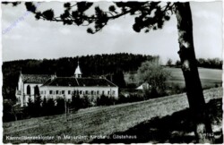 Mayerling, Kirche und Gästehaus