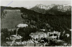 Semmering, gegen Rax. Schwimmbad Semmering. Hotel Panhans