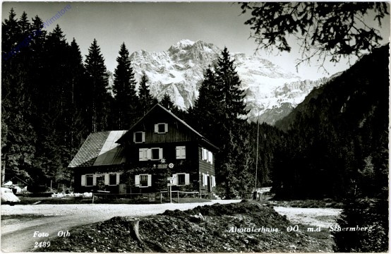 Grünau, Almtalerhaus mit dem Schermberg