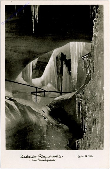Dachstein-Rieseneishöhle, Im Eisabgrund