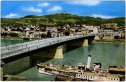 Linz an der Donau, Nibelungenbrücke mit Pöstlingberg
