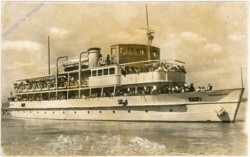 Vergnügungsschiff "Beloiannisz" am Balaton