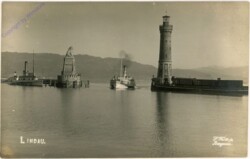 ak106990 Lindau im Bodensee, Hafeneinfahrt