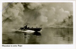 Sturmboot in voller Fahrt