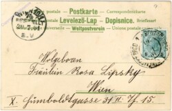 Hochzeitspaar auf Bank