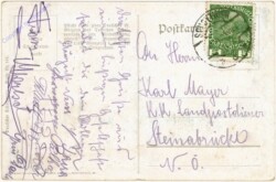 Mit der Fiedel auf dem Nacken