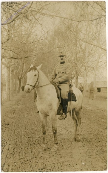 ak107775 Soldat auf Pferd