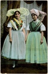 Trachtenfrauen