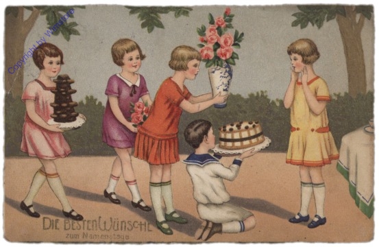 Kinder bringen Blumen und Kuchen, Namenstag