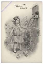 Mädchen sieht nach dem Kücken