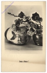 Osterei mit Blumenvase