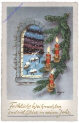Kerzen vor Fenster mit winterlichem Dorf