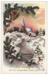Verschneite Kirche mit Bach und Glocke