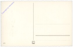 Engerl vor einem Vogelhaus