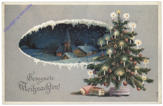 Verschneites Dorf mit Weihnachtsbaum