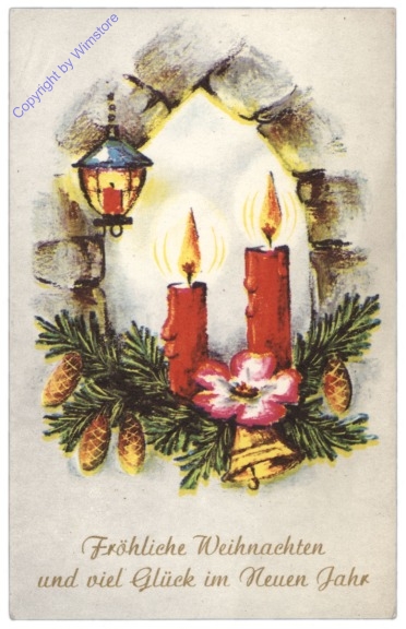 Kerzen im Fensterbogen