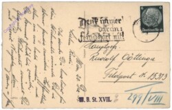 Zwei Kerzen mit einem Zweig