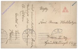 Dame zündet die Kerzen an, Soldat denkt an seine Liebe