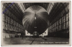 LZ 127 "Graf Zeppelin". Einbringen in die Halle