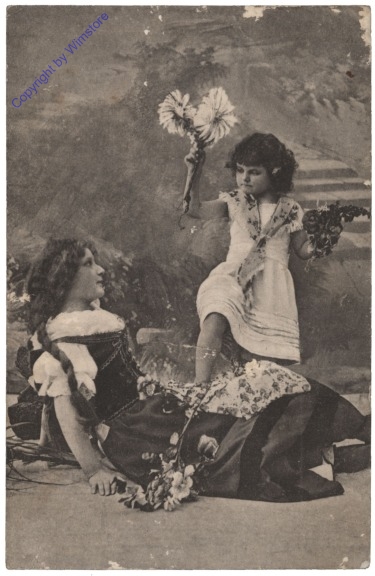 Lottoschein, zwei Mädchen mit Blumen