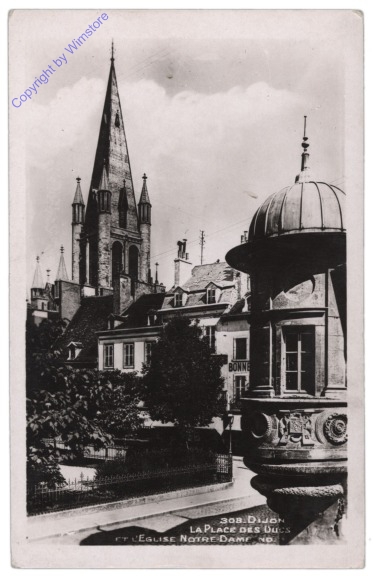 Dijon, La Place des Ducs et l'Eglise Notre Dame