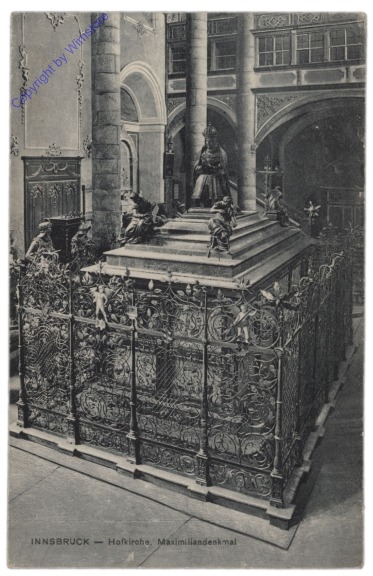 Innsbruck, Hofkirche, Maximiliandenkmal