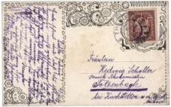 Mann auf Bank