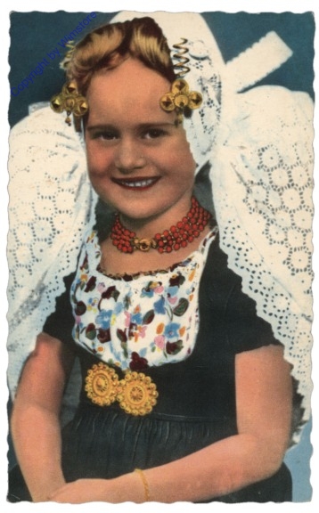 Mädchen in Seeländischer Kleidertracht
