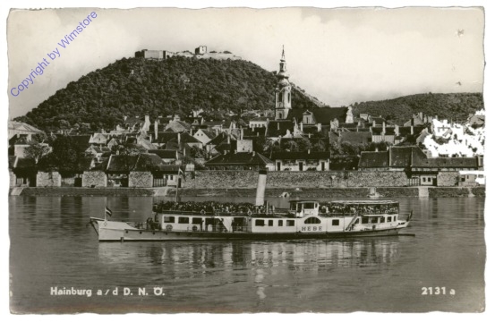 Hainburg, Ortsansicht mit Dampfer