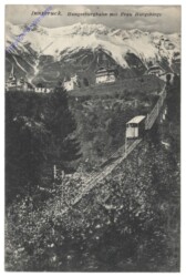 Innsbruck, Hungerburgbahn mit Frau Hittgebirge