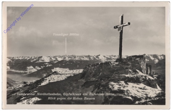 Innsbruck, Nordkettenbahn, Gipfelkreuz am Hafelekar, Blick gegen die Hohe Tauern