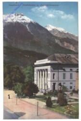 Innsbruck, Stadttheater und Leopoldsbrunnen
