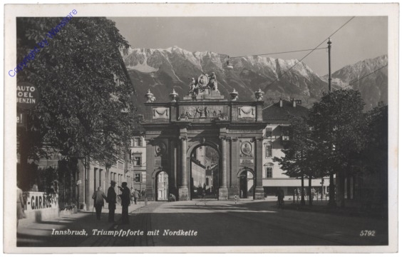 Innsbruck, Triumpfpforte mit Nordkette