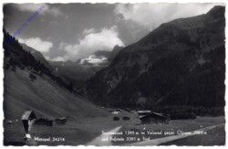 Hintertux, Touristenrast im Valsertal gegen Olperer und Fußstein