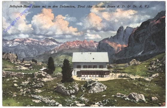 Selva di Val Gardena (Wolkenstein in Gröden), Sellajoch-Haus in den Dolomiten