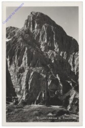 St. Johann, Stripsenjochkreuz mit Totenkirchl