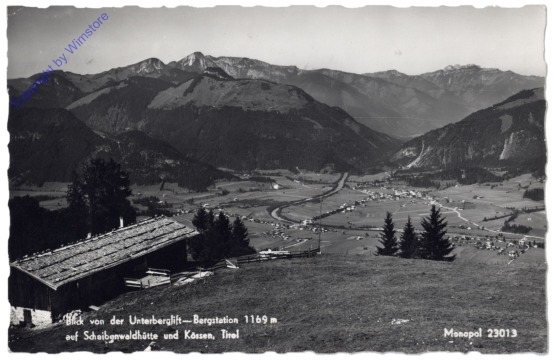 Kössen, Blick von der Unterberglift-Bergstation auf Scheibenwaldhütte und Kössen