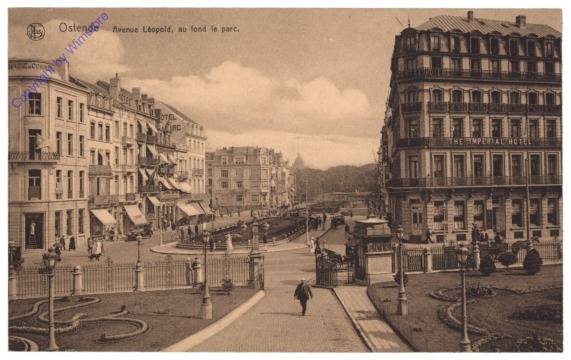 ak119718 Ostende, Avenue Léopold, au fond le parc