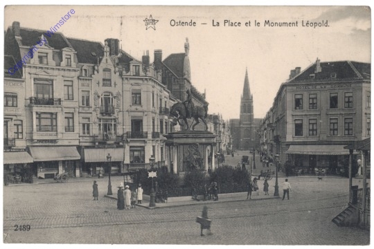ak119719 Ostende, La Place et le Monument Léopold