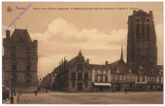 Veurne, Furnes, Maison des officiers Espagnols, le theatre et l'eglise St. Nicolas