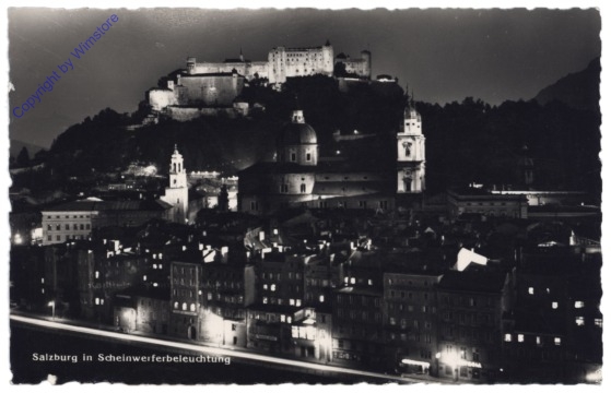 Salzburg, bei Scheinwerferbeleuchtung