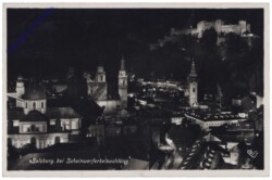 Salzburg, bei Scheinwerferbeleuchtung