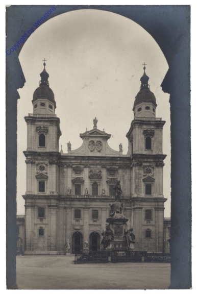 ak120430 Salzburg, Dom mit Mariensäule