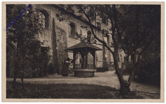 ak120655 Salzburg, Kloster Nonnberg, Alter Ziehbrunnen im Pensionatsgarten